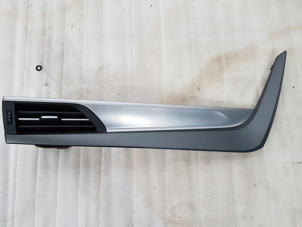 фото №1, Toyota avensis t29 решітка обдув з молдинг декоративна