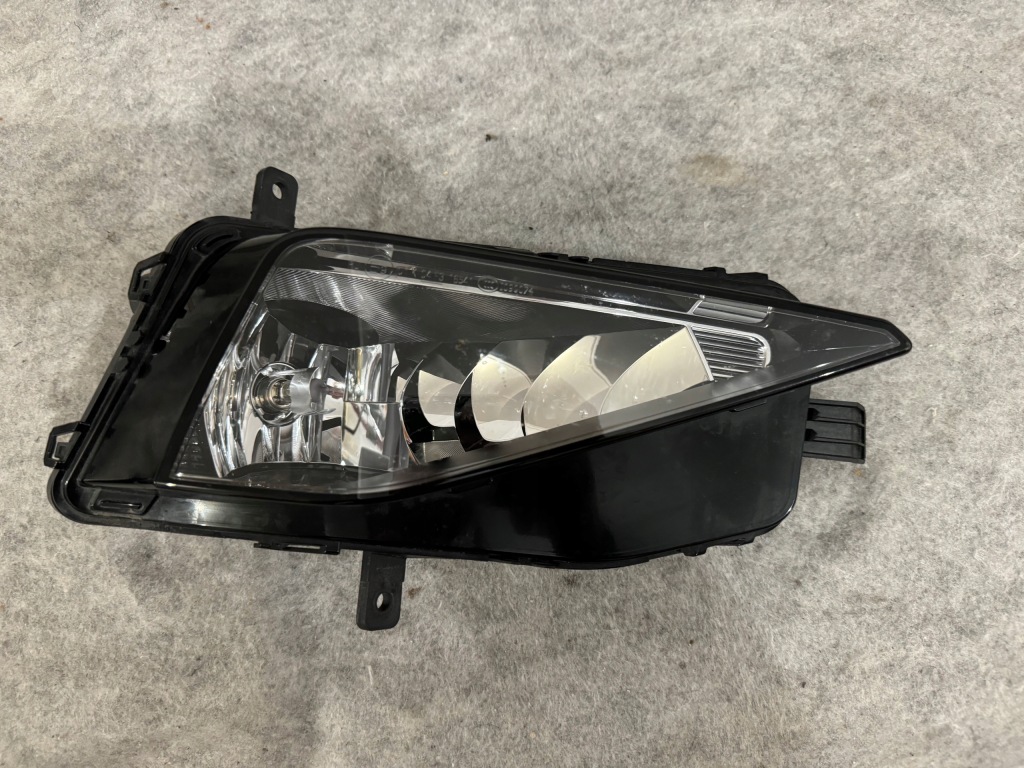 фото №1, Vw golf sportsvan lift правий протитуманна фара