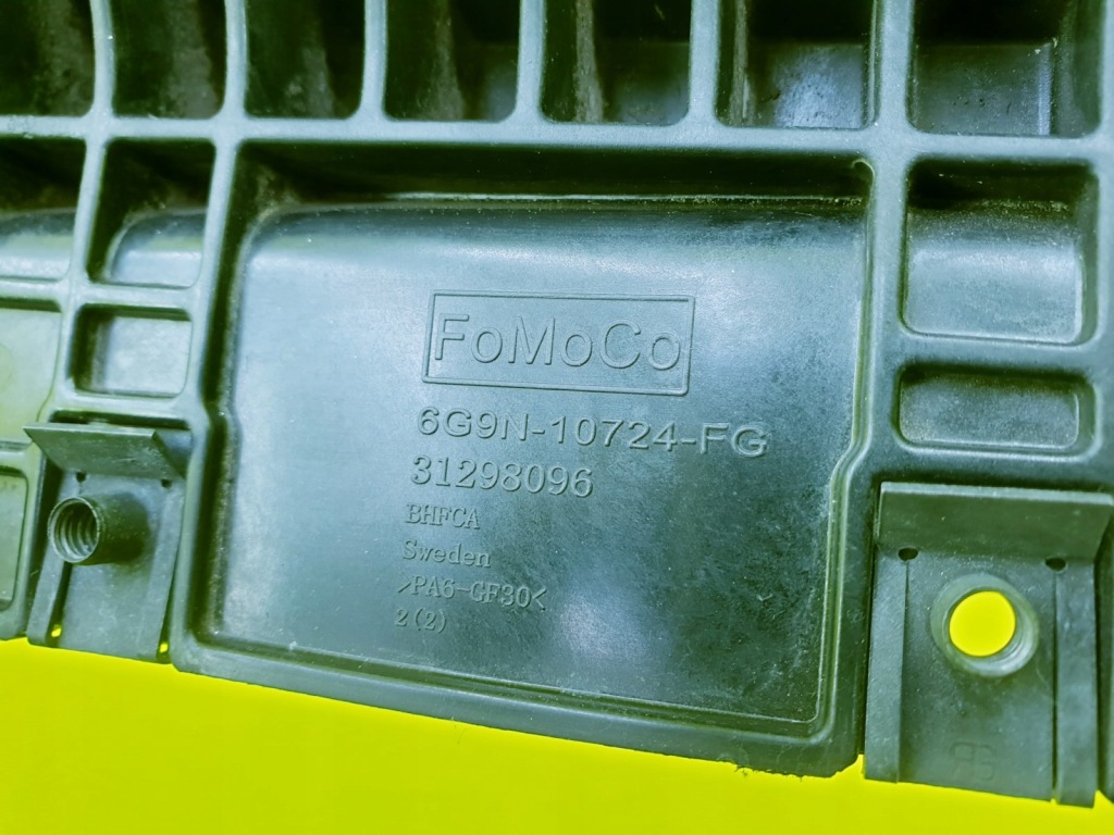 Основание кронштейн аккумулятор volvo s60 2 седан 2.0d с Разборки