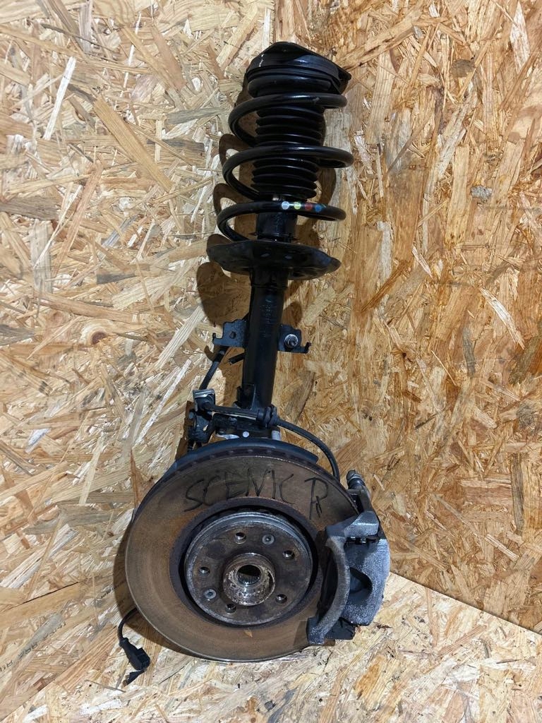 фото №1, Поворотный кулак амортизатор амортизационная стойка правая renault scenic iv 2016- 543022368r оригинальный номер