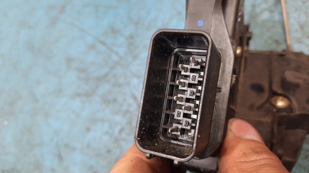 фото №4, Замок дверь левый перед mazda 5 ii 05-10