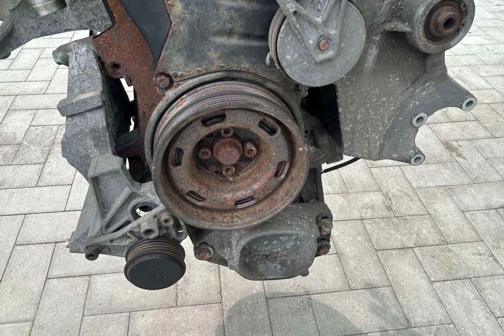 фото №12, Двигун vw passat variant b5 3b6 azm 2.0l бензиновий 85kw 2001