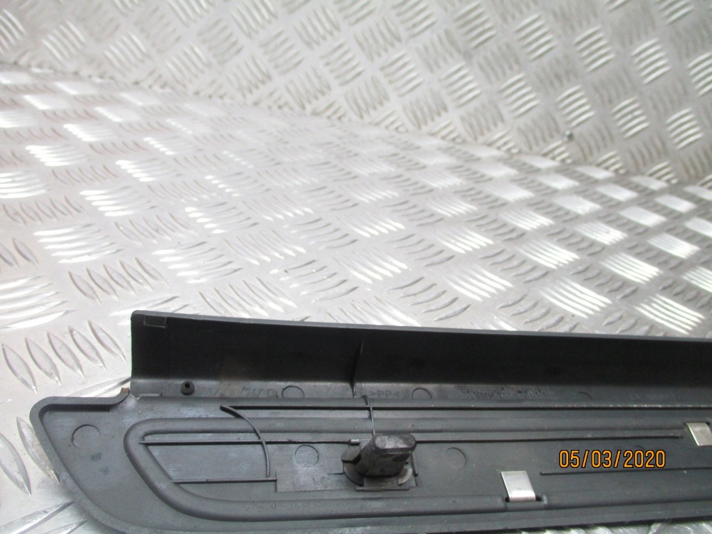 фото №10, Молдинг порог внутренняя правый перед volvo v40 i