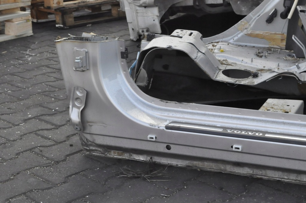 фото №2, Volvo v70 iii блок двигуна поріг лівий