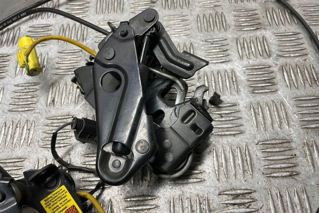 фото №12, Замок капот bmw 5 touring f11 7184441 2.0l дизель 2011