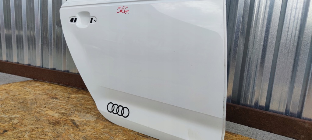Дверь правый задний  audi a4 b9 ls9r avant / универсал оригинал в Украине