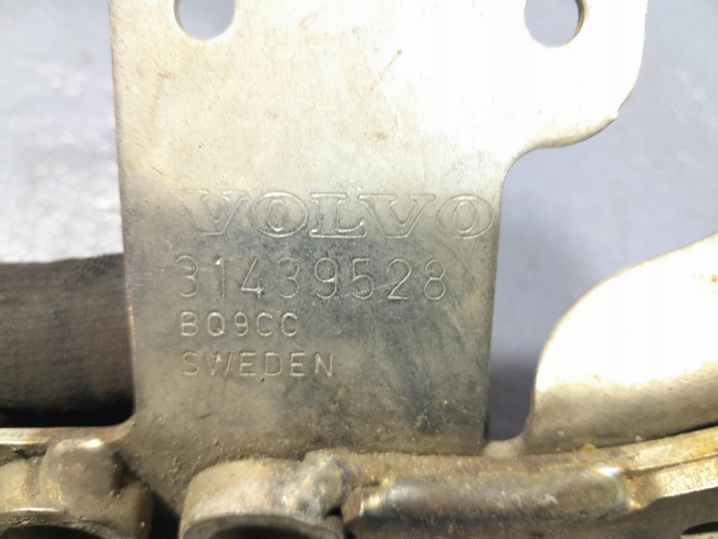 Volvo xc90 ii 2.0 t6 320 km кронштейн кронштейн катализатора 31439528 Оригинал