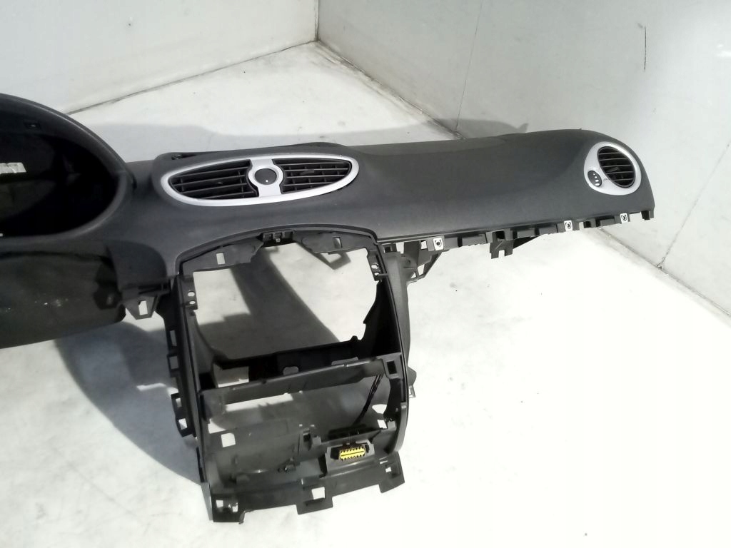 фото №7, Renault clio iii lift приборная панель приборная консоль