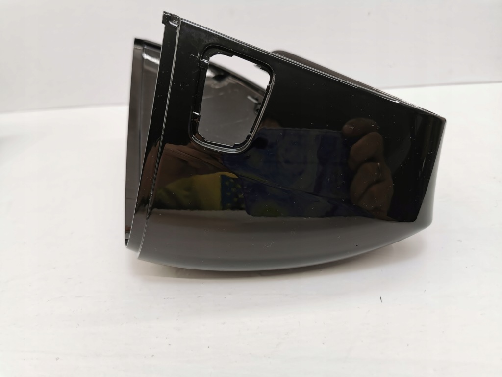 Корпус накладка зеркало правая vw id4 l041 Недорого