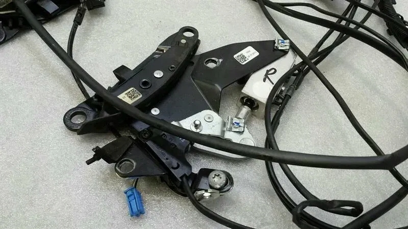 Mercedes-benz різні a1728000172 Доставка