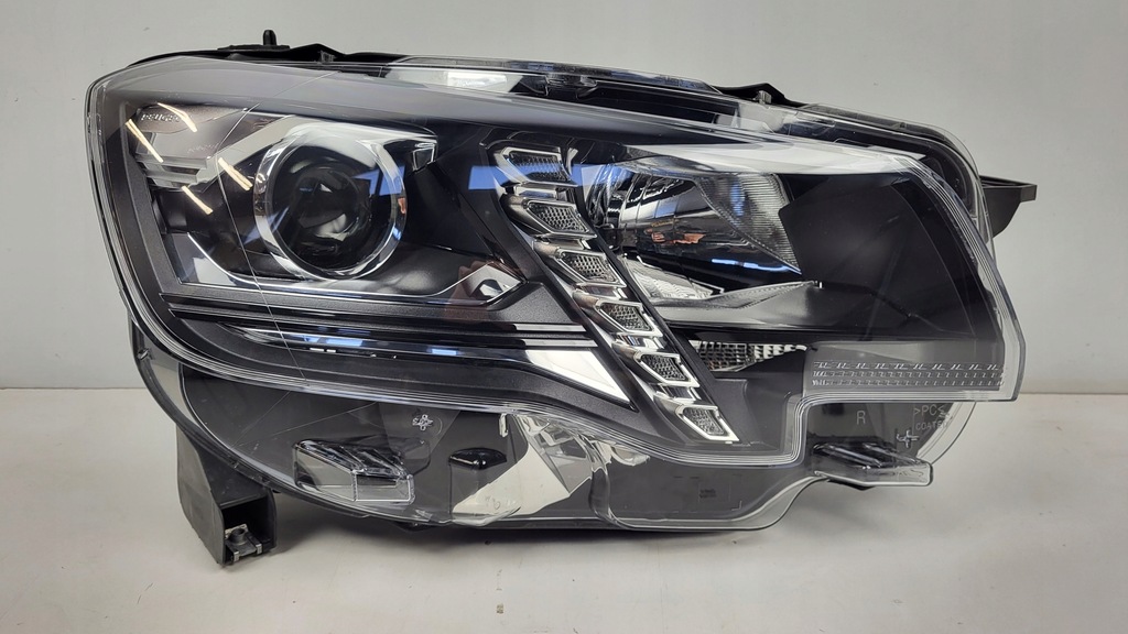 фото №1, -фара лампа перед передня права peugeot rifter 2018- partner