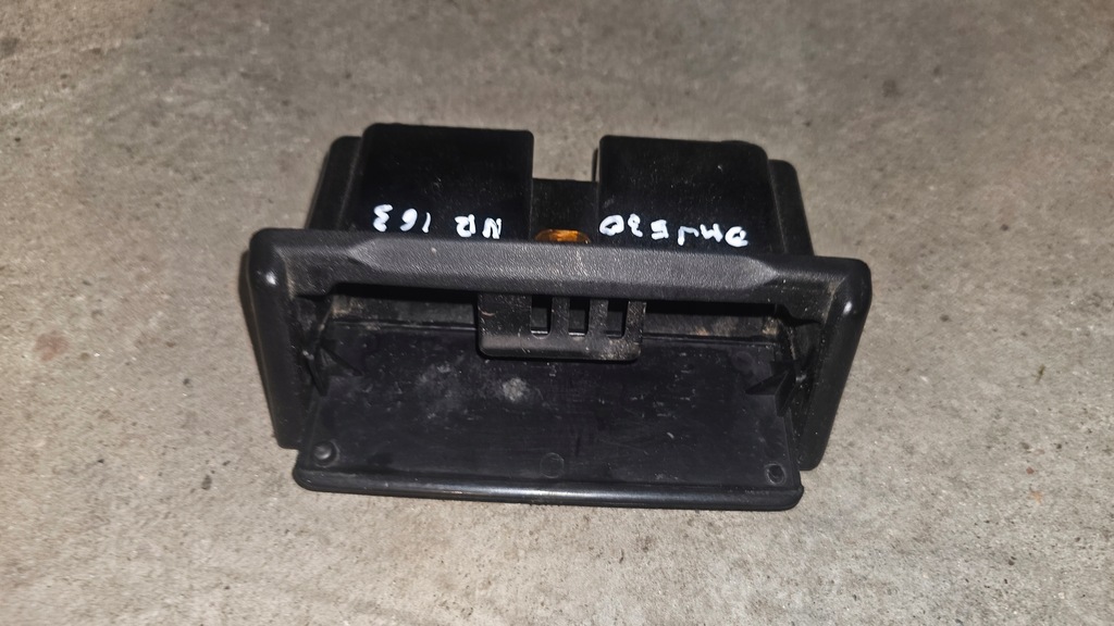 фото №4, Попільничка w тунель середній задній bmw e30