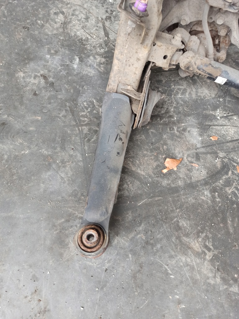 фото №9, Honda civic viii 1.3 b sd поворотный кулак рычаг правый задняя балка подвеска oś