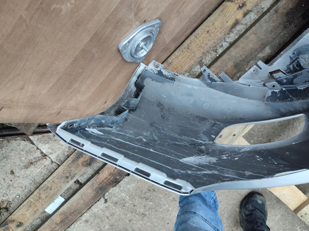 Бампер перед передній opel astra j przedlift z157 Зі Шроту