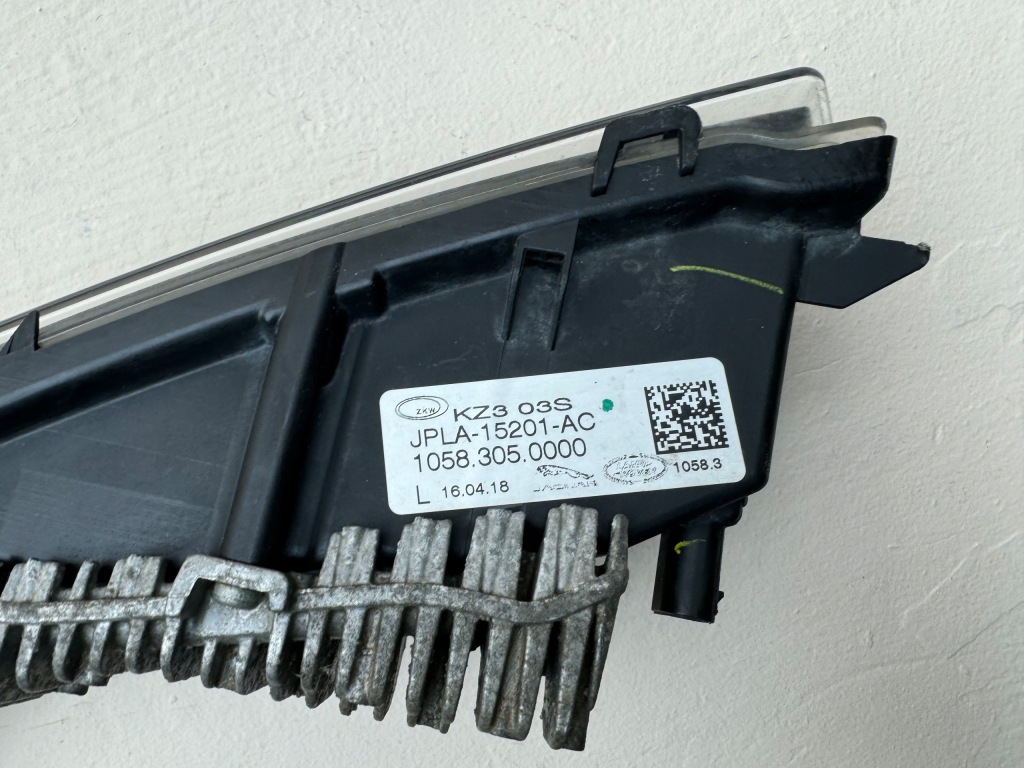 Jaguar f-pace x761 land rover velar 17r- противотуманная фара левый led drl jpla-15201 с Разборки