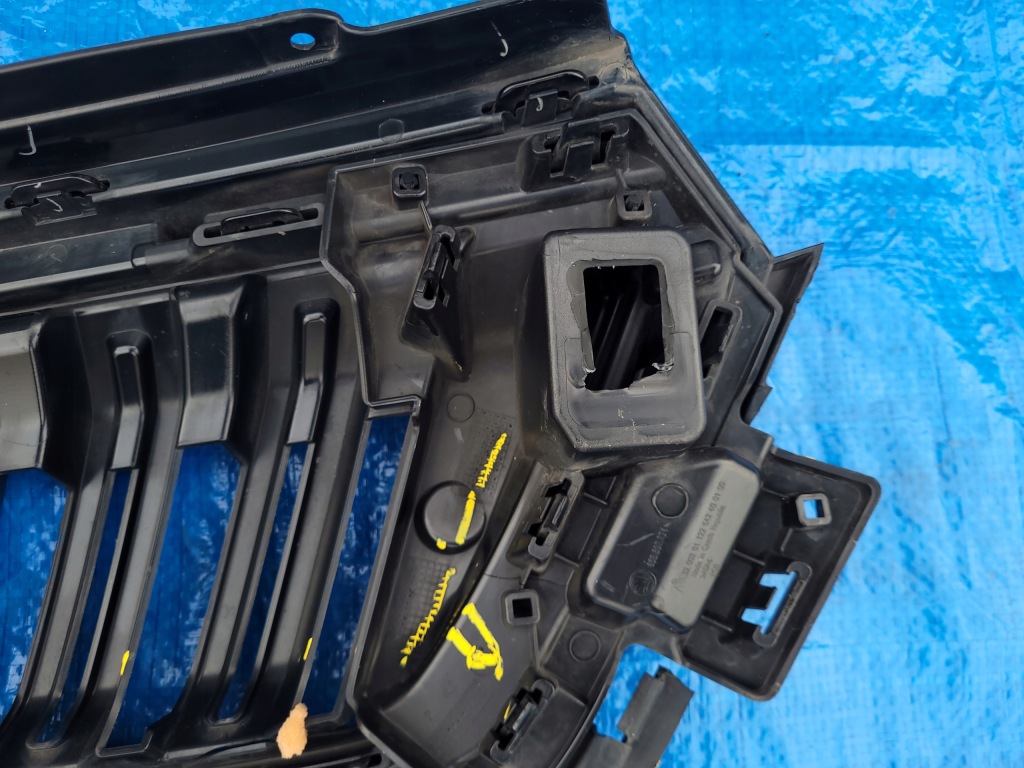 Skoda kamiq | решётка радиатора решётка радиатора бампера перед чёрный monte carlo 658853653 Доставка