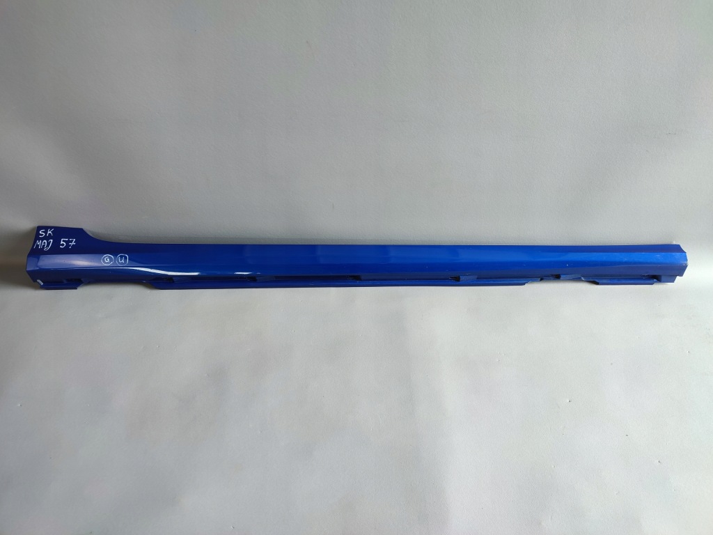 фото №1, Audi a6 c8 4k0 s line порог правый накладка 4k0853856a