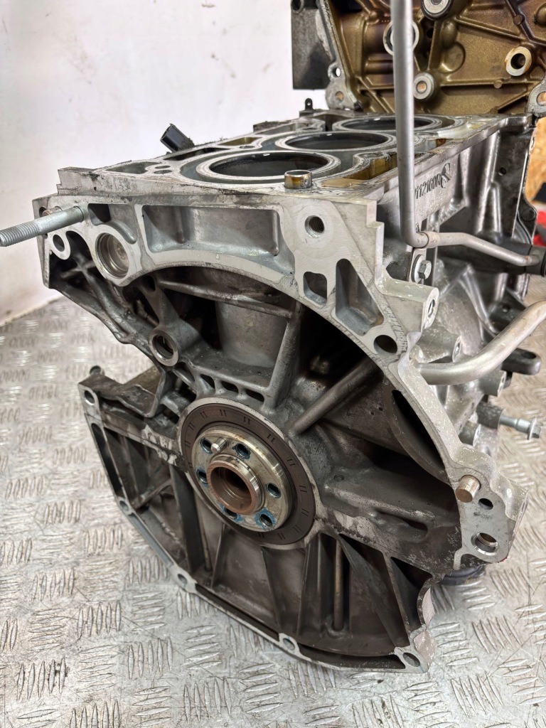 Низ  двигуна 0.9 tce h4ba400 renault clio captur dacia Оригінал