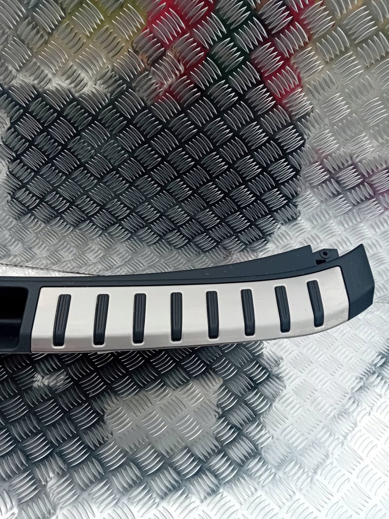 Накладка поперечина багажника lexus nx 58038-78010 с Разборки