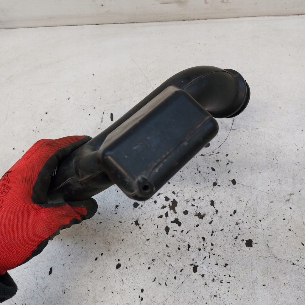 фото №10, Honda civic viii 8 1,3 гибрид 2008 sedan труба шланг воздуха воздухозаборник