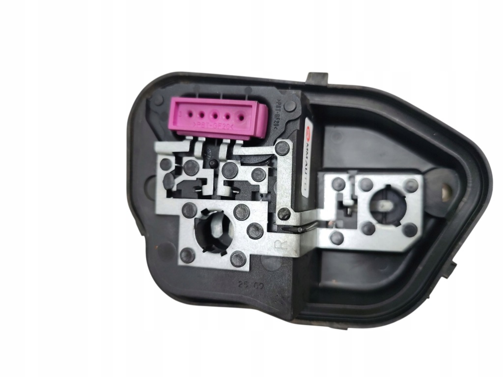 Купить Жгут вкладыш лампы правый задний  renault megane iii 3 2008-2011 hb 89076150