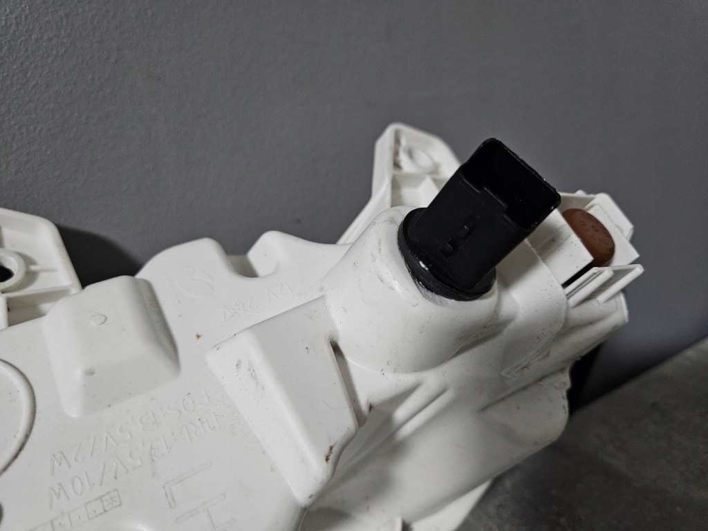 Drl противотуманная фара левый w бампер перед drl peugeot 208 ii 9824241480 Цена