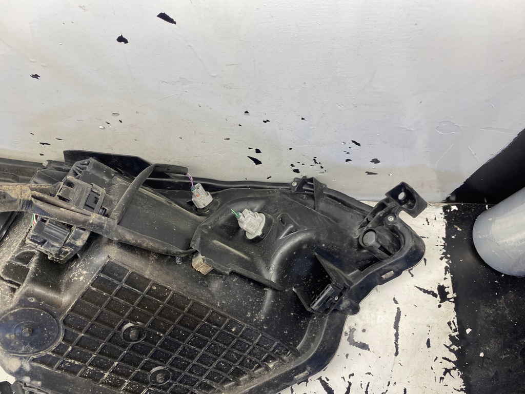 фото №12, Subaru trezia лампа лівий перед