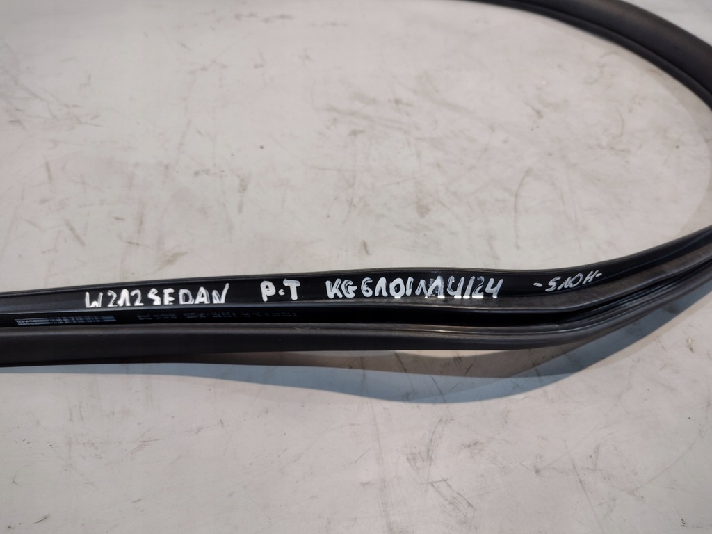 фото №12, Прокладка двері правий задня mercedes w212 sedan a2126970151