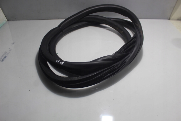 фото №1, Прокладка двері права передня citroen ds3