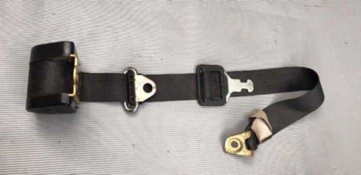 Купить Mercedes-benz w123 1982 ремень безопасности правый задний  r
