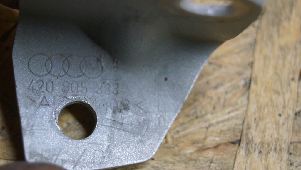 фото №5, Кронштейн audi r8 420 805 333