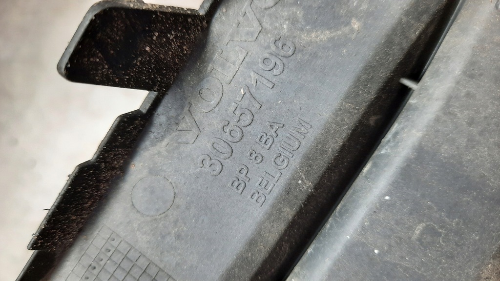 фото №5, Решітка бампера протитуманної фари права 30657196 volvo c30