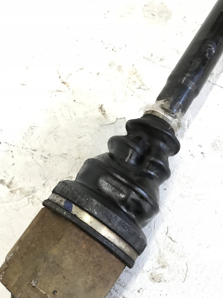 Tesla model s приводной вал задний  1007719-01-a с Разборки