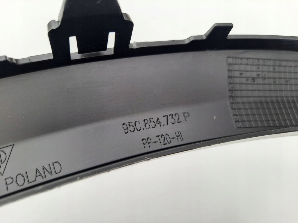 фото №10, Porsche macan 95c молдинг крила права правий задня 95c854732