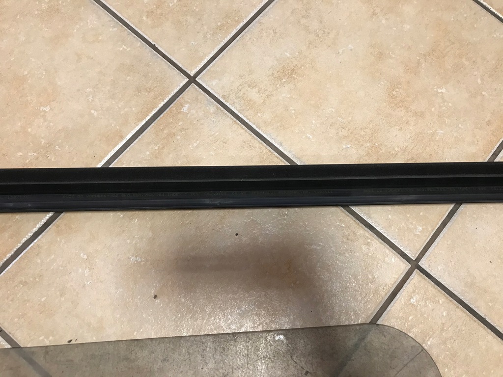 фото №9, Audi оригінальний номер 8k0853763h молдинг ущільнювач rs4 a4 b8