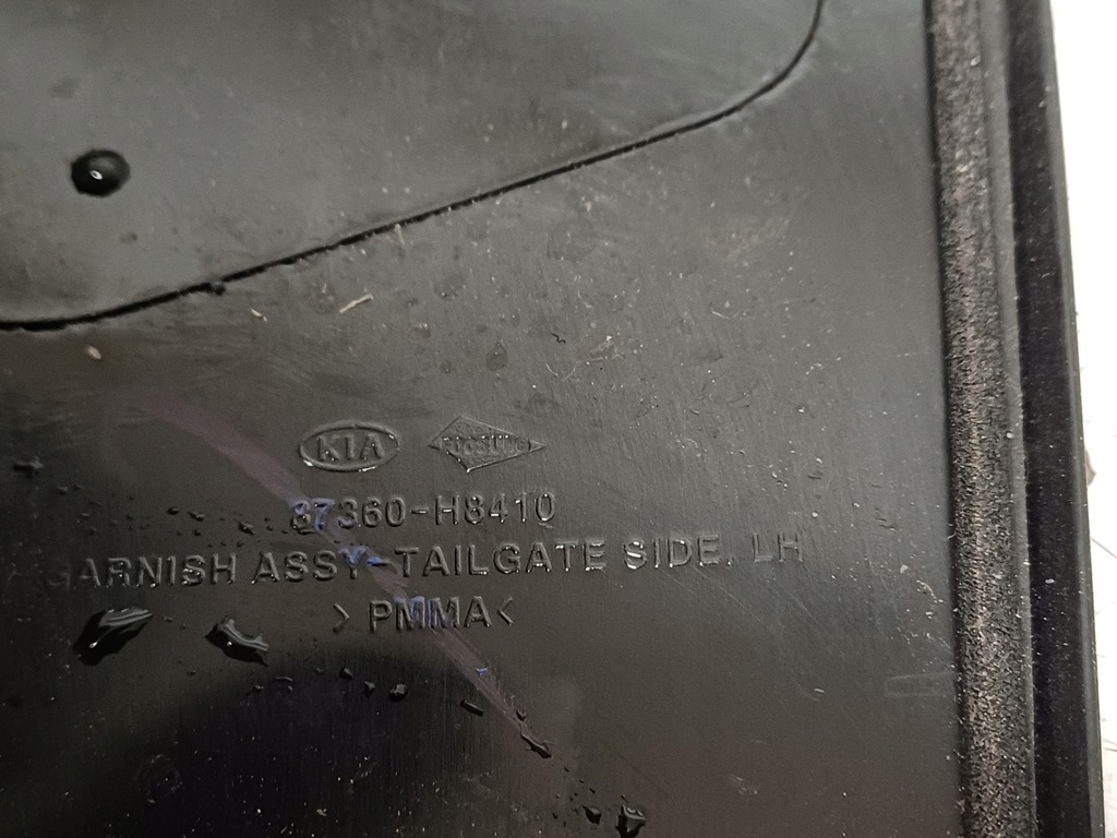 фото №8, Kia stonic 17- молдинг крышки задний левая 87360h8410