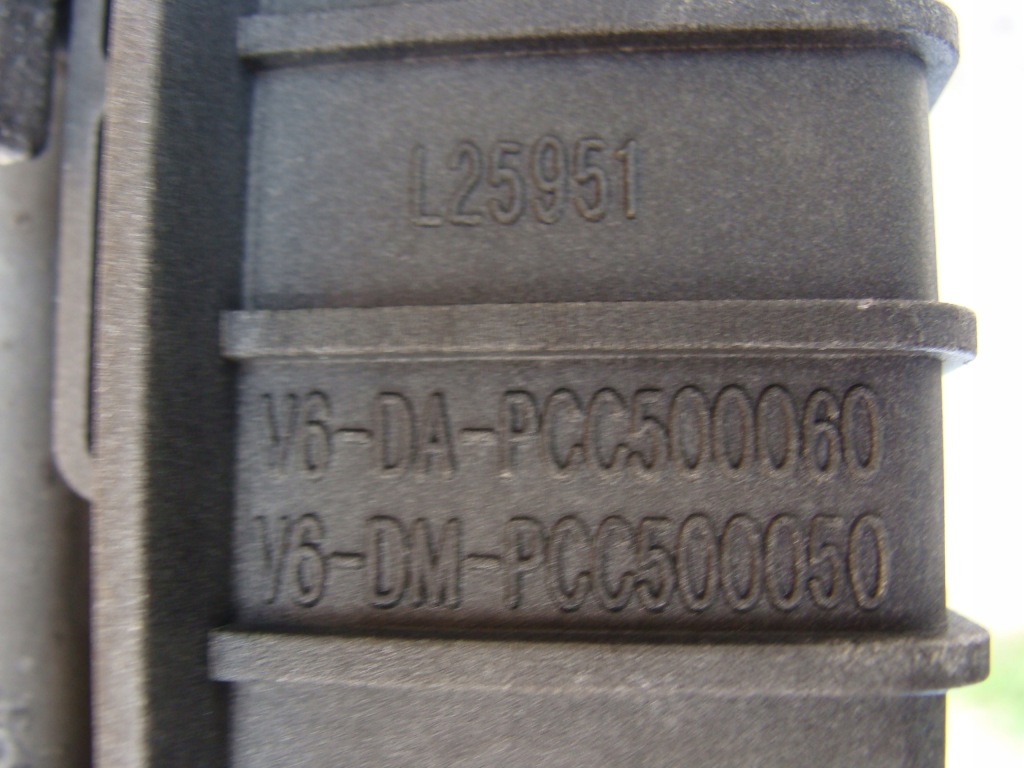 Радиатор воды кондиционер интеркулер land rover discovery iv pcc500060 Киев