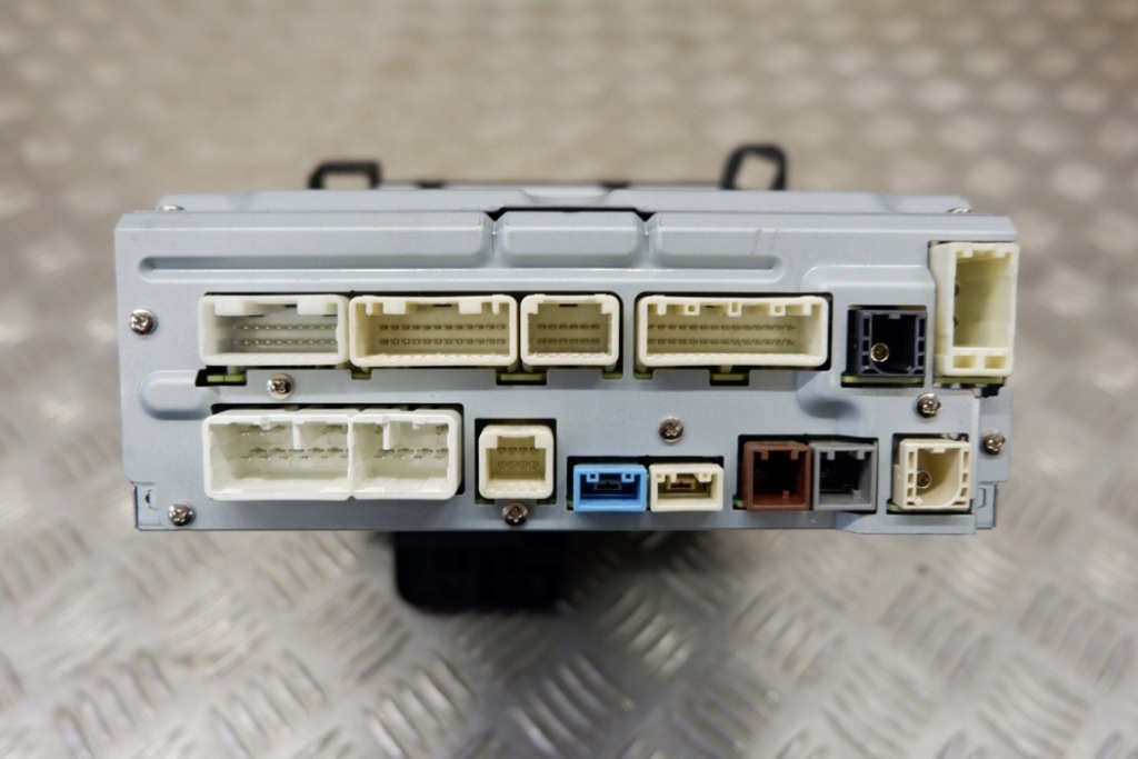 Радіо bez навігації lexus ct zwa10_ 8614076010 1.8l hybrid 100kw 2015 Київ