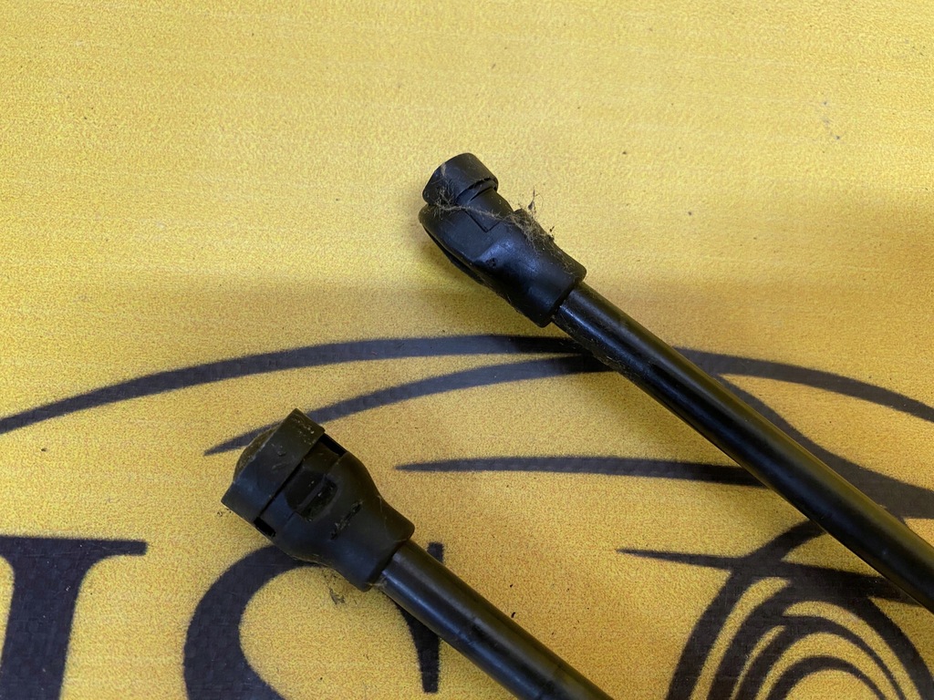 фото №3, Комплект амортизатори задній кришки задня renault clio v