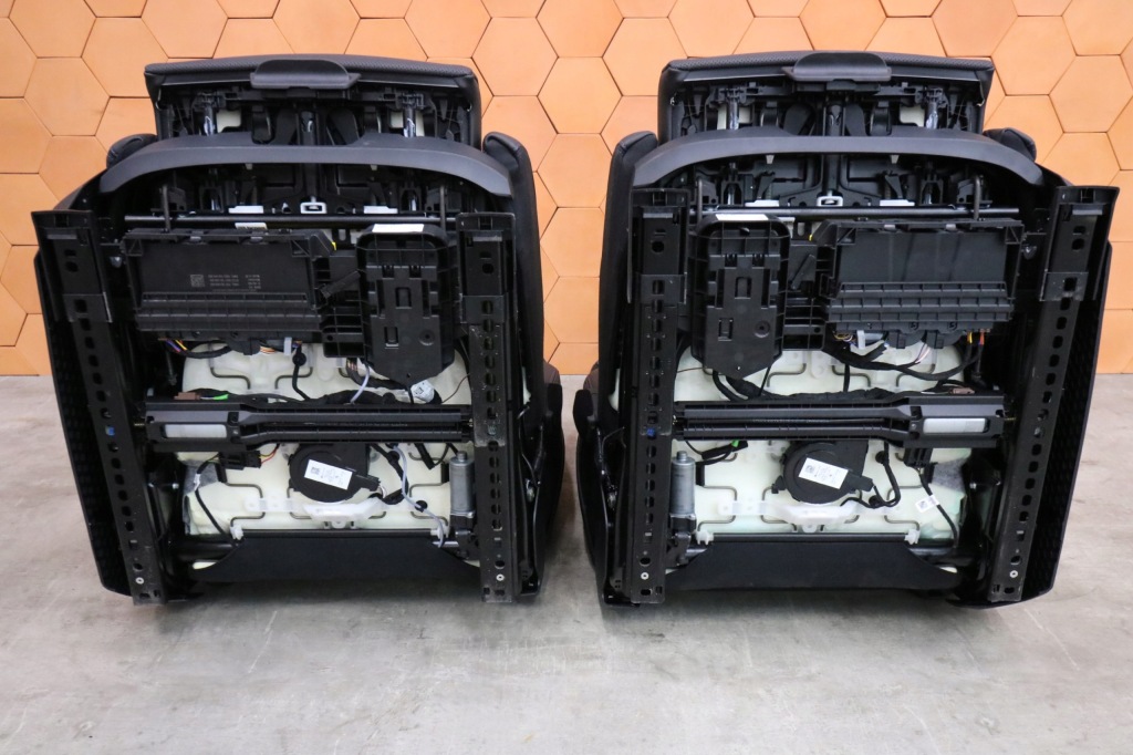 фото №13, Bmw g60 салон сидіння заднє сидіння шкіра alcantara m-pakiet sport 53 km jak nowe