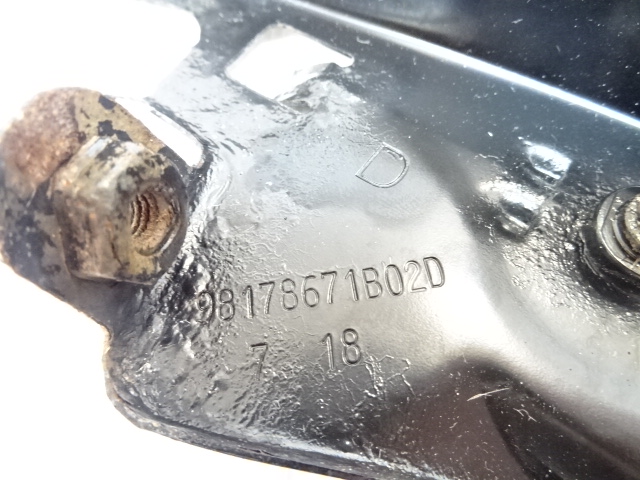 фото №7, Peugeot 308 ii t9 правый направляющая кронштейн крыла 9812046280