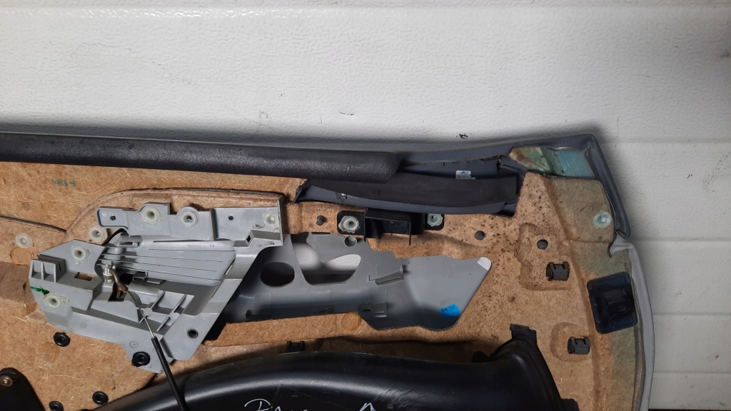 фото №15, Обивка дверь правый перед mercedes w220 00r