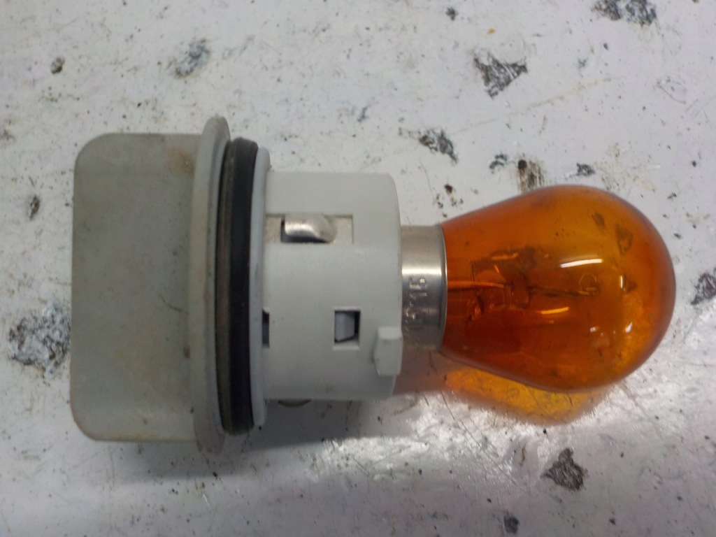 фото №1, Actros mp4 цоколь лампочка поворотник