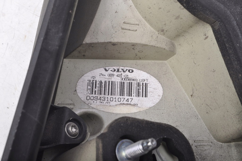 фото №7, Volvo v70 xc70 лампа левая задняя левый задняя 30698983