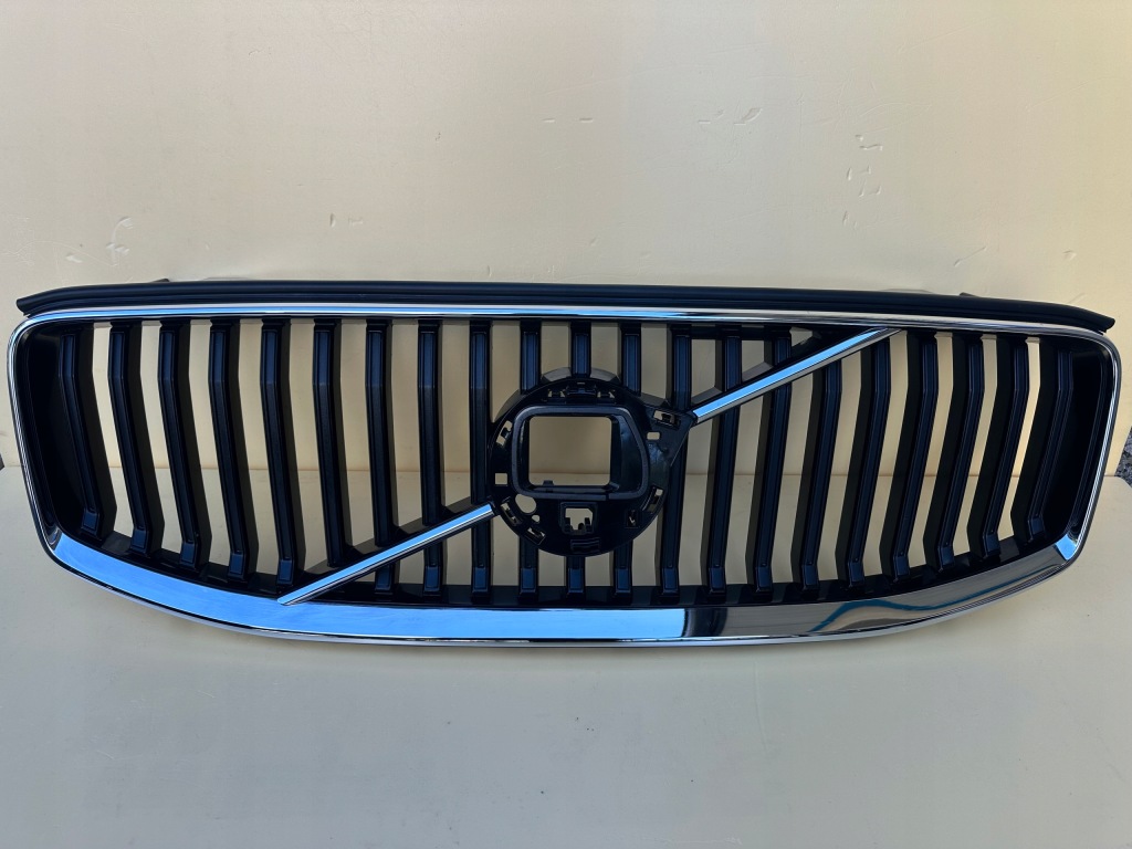 фото №1, Решётка радиатора решётка радиатора volvo xc60 ii lift momentum 2020-2025