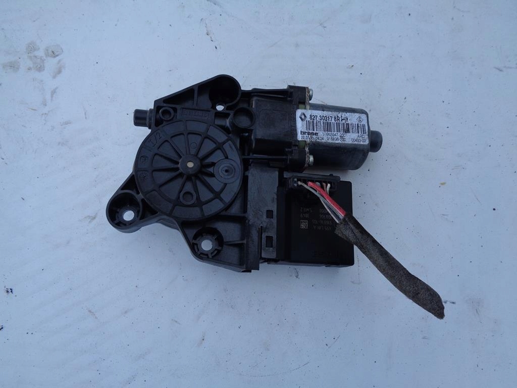 фото №1, Моторчик стекло правый задняя 827303178r renault