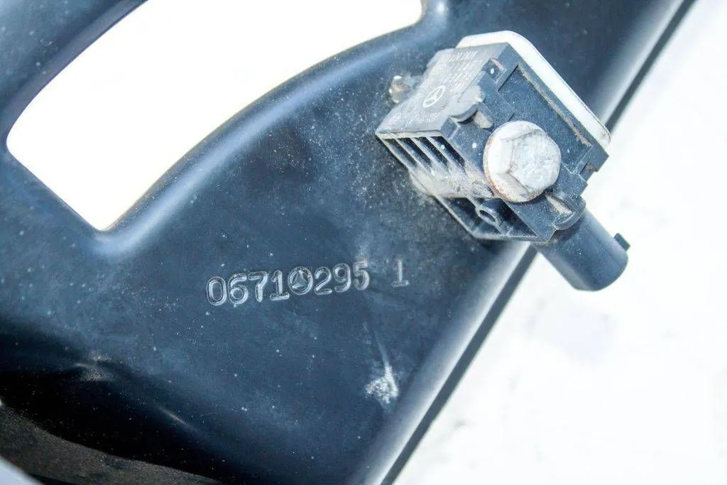 Направляющая передней правой лампы mercedes-benz r w251, v251 02712921 Киев