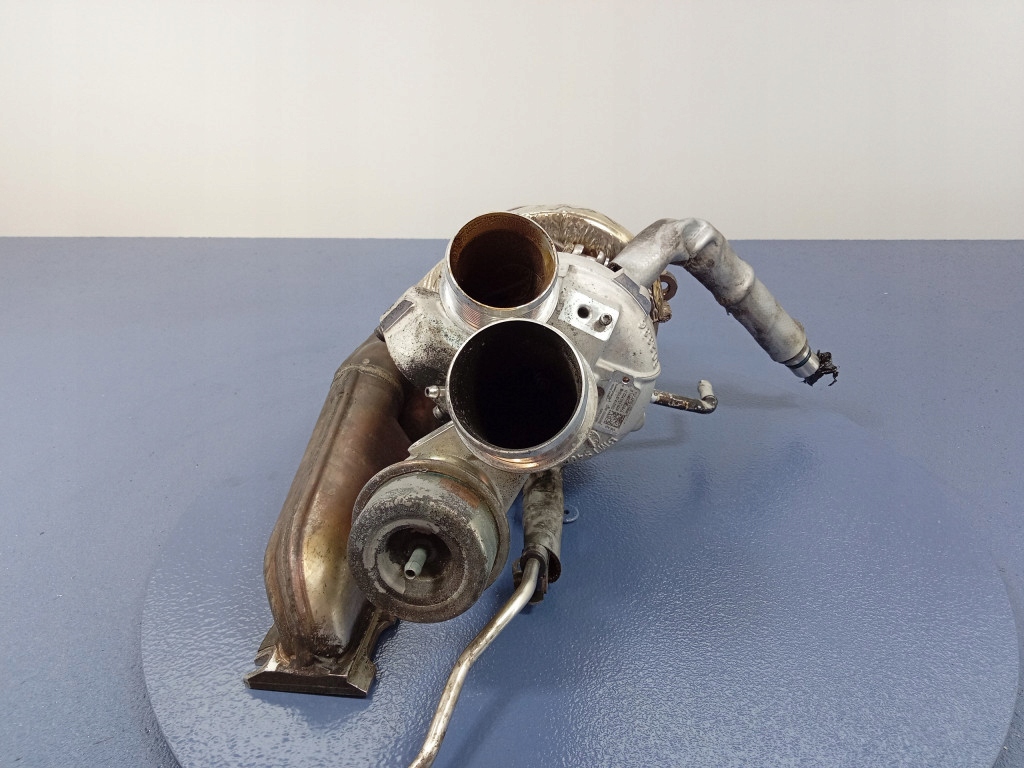 Bentley bentayga 6.0 w12 608km турбонагнетатель 07p145722h Киев