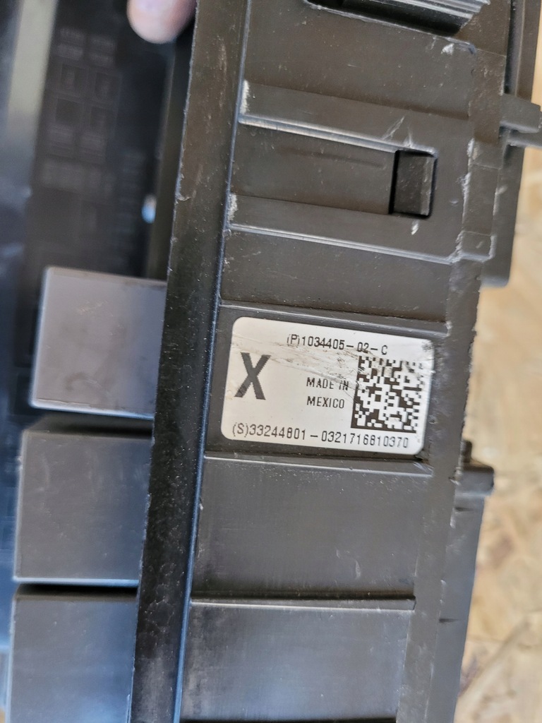 фото №6, Коробка запобіжників tesla model x 1034405-02