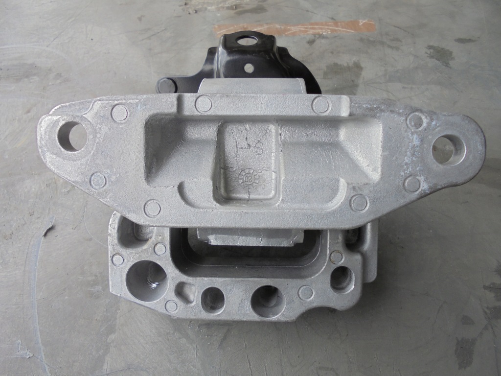 фото №7, Rav4 v гибрид подушка двигателя левая u3